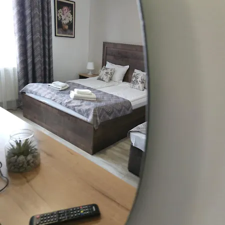 Priyateli - Friends ホテル 2*