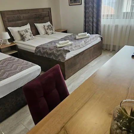 Priyateli - Friends Otel Tırnova