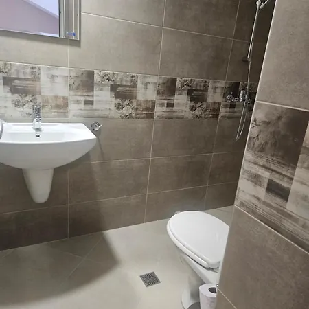 ホテル Priyateli - Friends