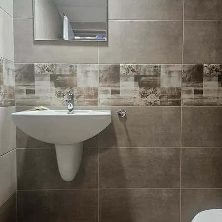 Otel Priyateli - Friends 2*
