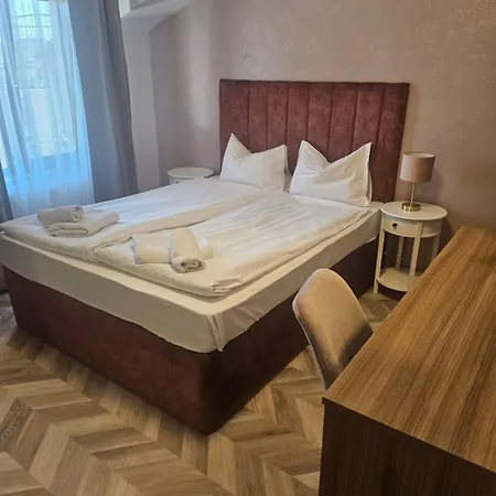 Priyateli - Friends Otel Tırnova